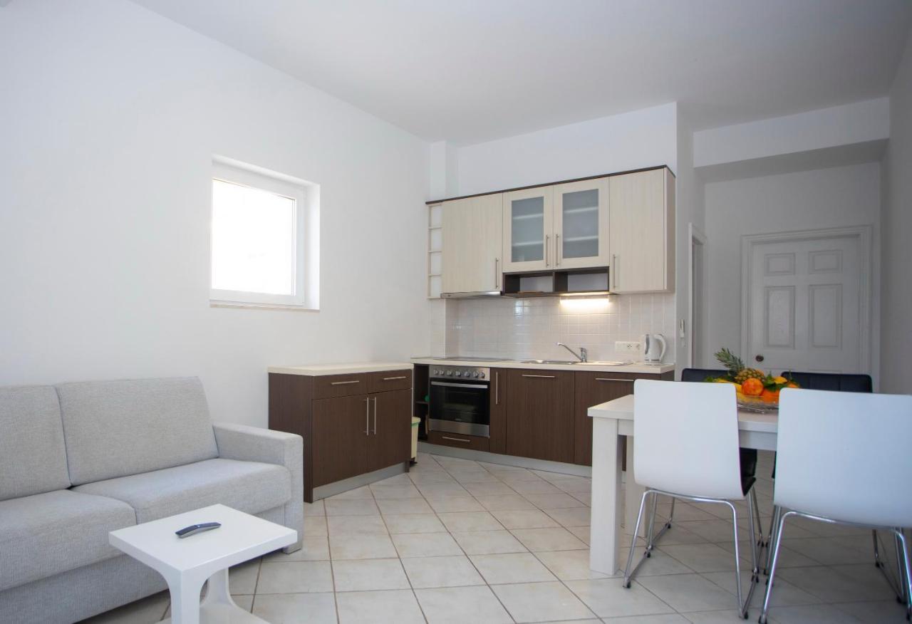 Apartment Domo Макарська Екстер'єр фото
