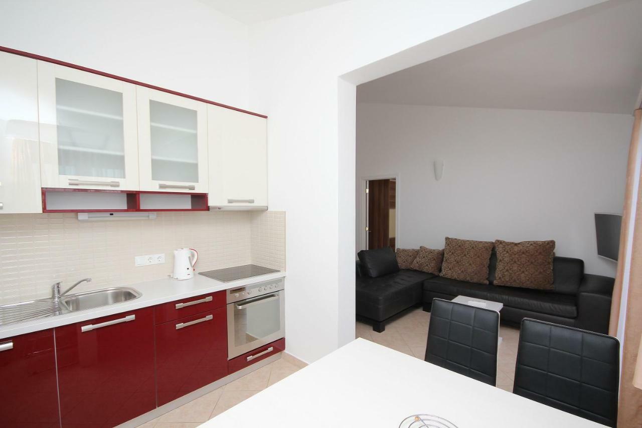 Apartment Domo Макарська Екстер'єр фото