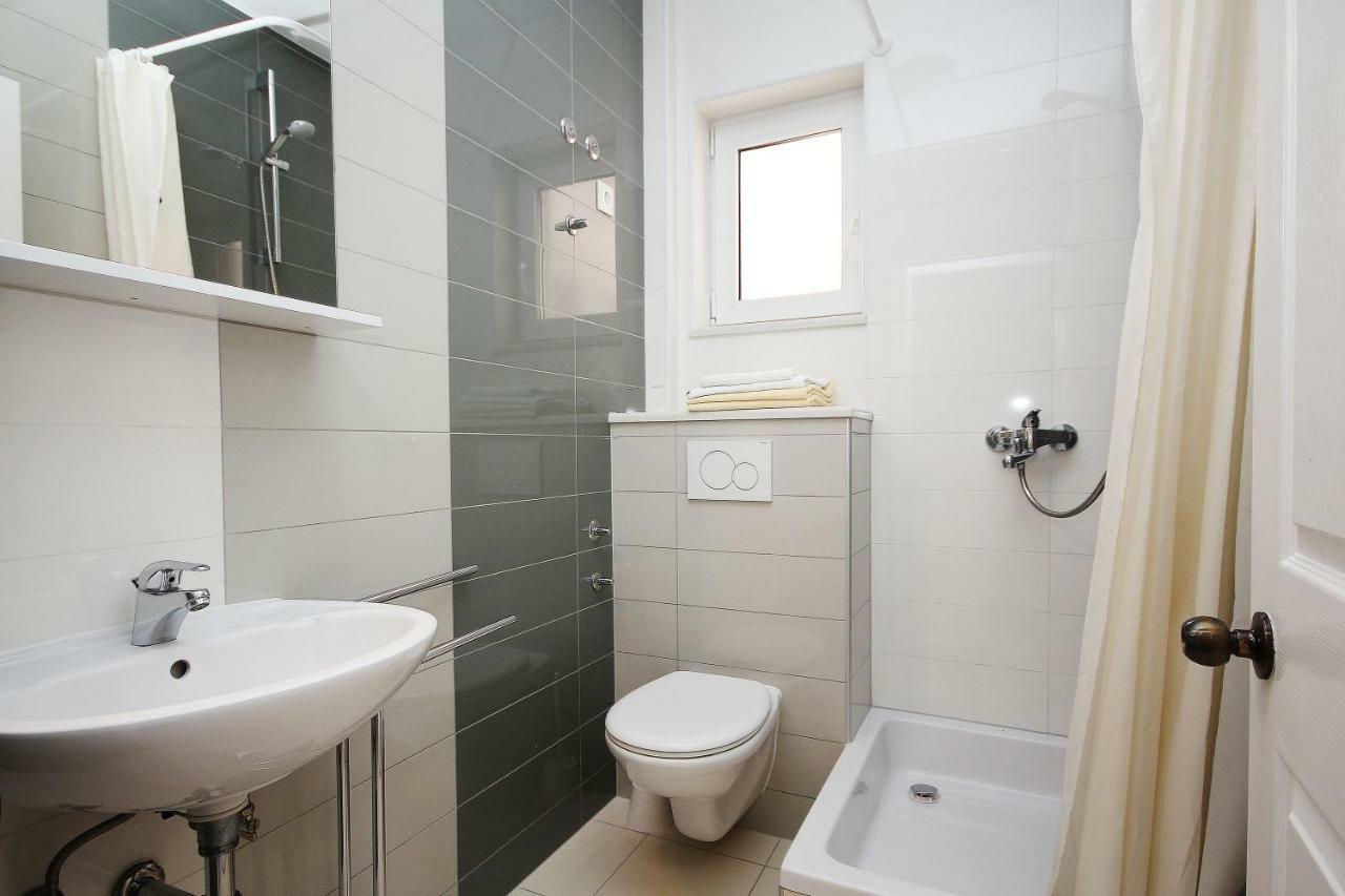 Apartment Domo Макарська Екстер'єр фото